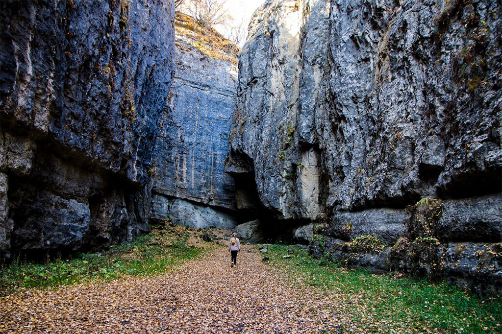 Каменная чаша